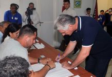 Presidente de Cuba vota en referendo constitucional estados unidos
