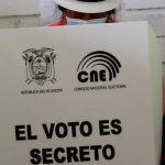 Cierran elecciones presidenciales en Ecuador centros electorales