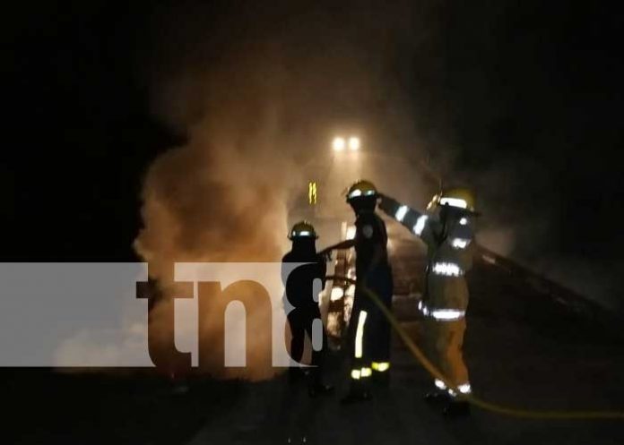 nicaragua, jalapa, bomberos, incendio de vehiculo,
