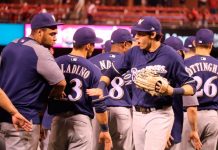 Cerveceros apalean a Cardenales y los dejan en riesgo