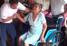 Gobierno Central entrega sillas de ruedas y bastones a familias de Boaco nicaragua