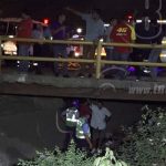 Motociclistas se estrellan y salen catapultados hacia un cauce managua