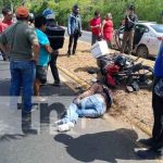 Mensajero se accidenta al explotarle llanta en Ctra. Nueva a León nicaragua