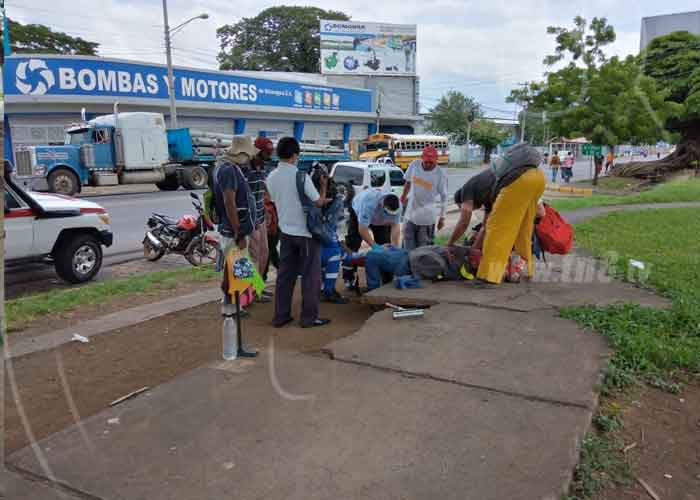 accidente-transito-semaforo-2 nicaragua
