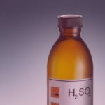 Condenado a 16 años de cárcel por arrojarle ácido a su hijo (VIDEO) acido