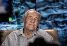 Tiene 85 años, fue sacerdote y ahora es actor de cine para adultos estados unidos