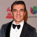 Adrián Uribe enamora con nuevas fotos de su bebé mexico