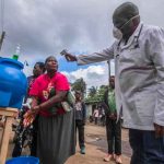 Funcionario africano condena desigualdad en vacunas anti-covid africa