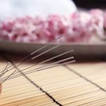 Se metió una aguja de acupuntura en su miembro para no dormirse china