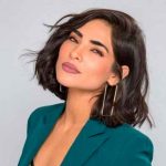 Alejandra Espinoza sufre crisis de salud por implante de seno salud