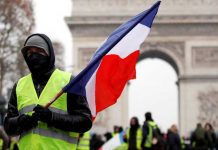 Arrestan a 220 en Francia durante protestas de ‘chalecos amarillos’ francia