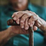 Anciano de 72 años es abusado sexualmente por cuatro ladrones en México mexico