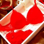 Perú: Archivan caso de violación porque mujer iba con ropa interior roja peru