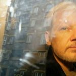 Fiscalía sueca acepta fallo de no detener a Julian Assange suecia