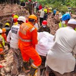 Aumentan a 13 los muertos en derrumbe de un edificio en la India india