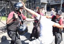 Reprimen protesta de cooperativistas en Buenos Aires america latina