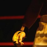 Luchador noquea al oponente en 3 segundos y establece nuevo récord entretenimietno