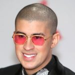 Video: Bad Bunny causa ternura al cantar con pequeña fanática bad bunny