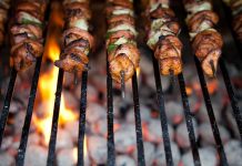 Cocinar con carbón o leña incrementa el riesgo de muerte europa