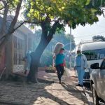 Acciones antiepidémicas en el barrio Ariel Darce para combatir el zancudo nicaragua