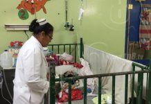 Bebé en abandono lucha por su vida en hospital de Chinandega
