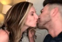 El youtuber que besó a su hermana fue por más: ahora le «comió la boca» a su mamá youtuver
