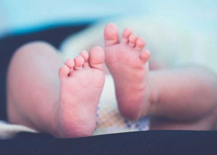 pareja mata a su bebe