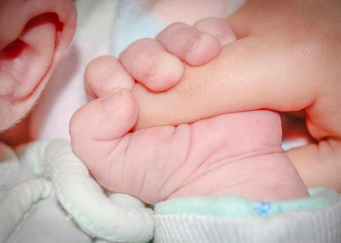 bebe-coronavirus-_t65gnaJ inglaterra