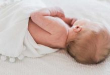 Así se deforma la cabeza de los bebés para facilitar el parto deforme