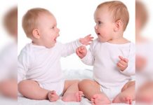 ¿Tu bebé prefiere escucharte a ti o a otro bebé? Esto dice la ciencia bebes