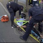 Vigilante es atropellado por un motociclista cuando bajaba de un bus nicaragua