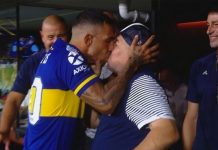 El polémico beso en la boca de Carlos Tévez y Maradona (VIDEO) video