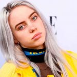 Billie Eilish lanza línea de muñecos basados en sus videos video