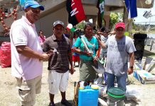 MEFCCA entrega materiales de pesca a protagonistas en Sandy Bay nicaragua