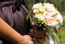 Novia exige a su dama de honor que aborte antes de la boda estados unidos