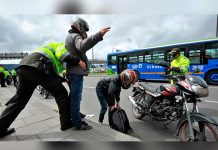 En Bogotá no se podrá circular en motocicleta con un acompañante masculino