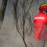 Muere un bombero durante el combate a un incendio en Portugal portugal