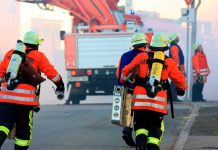 Varios bomberos resultan heridos durante un incendio en Los Ángeles centro de los angeles
