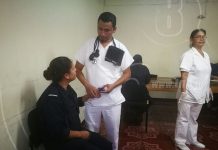 Bomberos Unificados reciben atención médica después de arduo trabajo bomberos unificados