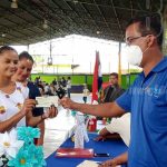 Bachilleres reciben bono estudiantil en el departamento de Rivas nicaragua
