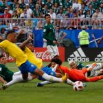 Brasil somete 2-0 a México y se mete en cuartos de final Brasil
