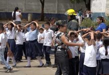Bomberos capacitan sobre emergencias a estudiantes en Managua nicaragua