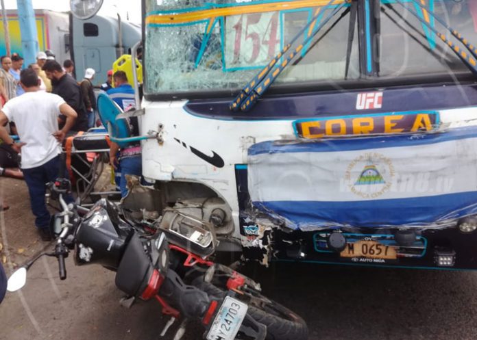 bus-managua-choque-001 nicaragua