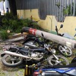 Caída de poste cerca de los Juzgados de Managua deja daños materiales nicaragua