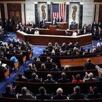 Cámara baja de EEUU aprueba proyecto de presupuesto que evita cierre del gobierno