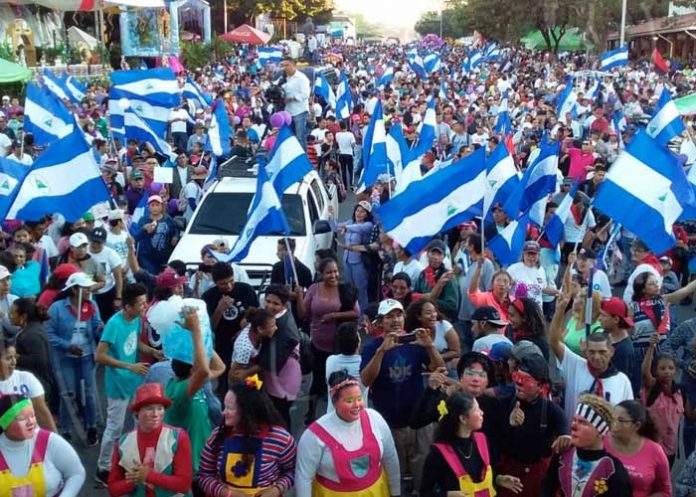 caminata-mujer-managua-4 nicaragua