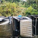 Camión impacta camioneta y provoca su vuelco en Villa Sandino nicaragua