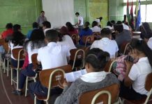 Instituciones capacitan a estudiantes sobre prevención de incendios forestales
