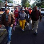 Pequeña caravana de migrantes salvadoreños parte rumbo a EE.UU. el salvador