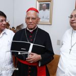 Cardenal Miguel Obando y Bravo celebra con amigos sus 92 años de edad